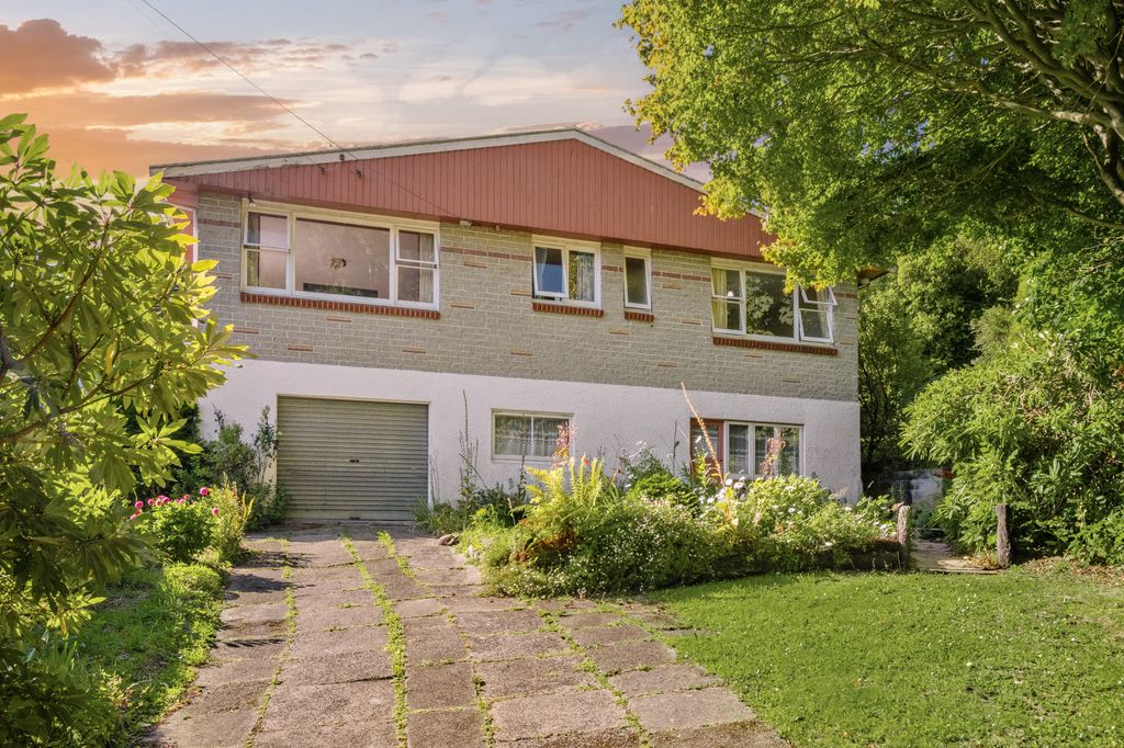 Sold 87 Kaikorai Valley Road, Glenross realestate.co.nz
