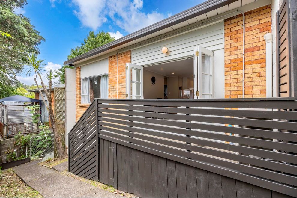 2/30 Don Croot Street, Morningside, Auckland City For Sale