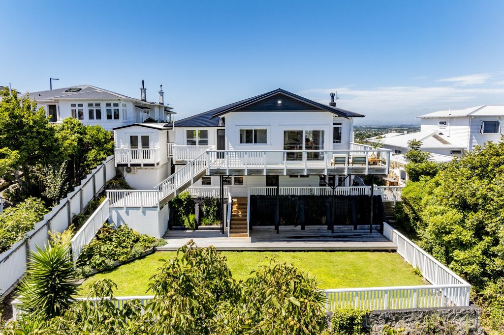 Sold 44 Simla Terrace, Napier Hill realestate.co.nz