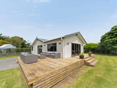 1 Whitcombe Street, Lepperton