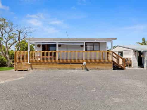 16 Te Moau Avenue, Parakai