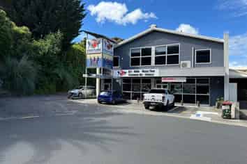 Central Showroom/Office with 15 Carparks