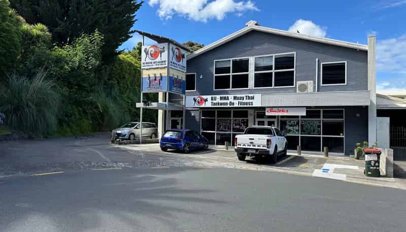 152-154 First Avenue, Avenues