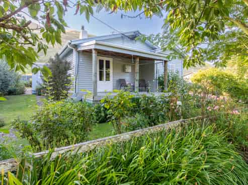 2109 State Highway 2, Poukawa