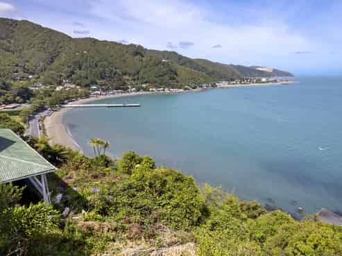 35 Ferry Road, Days Bay