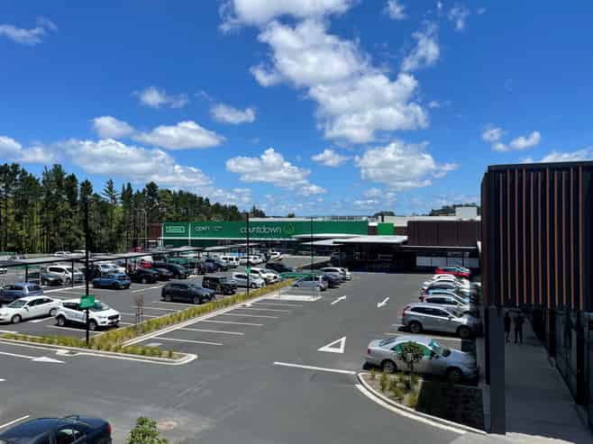 Seeking medical tenants - Pinehill Central