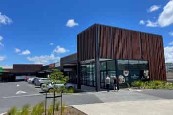 Seeking medical tenants - Pinehill Central 