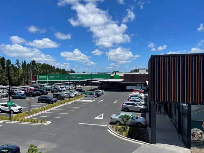 Seeking medical tenants - Pinehill Central