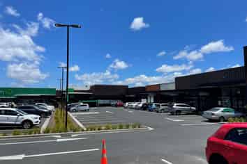 Seeking medical tenants - Pinehill Central 