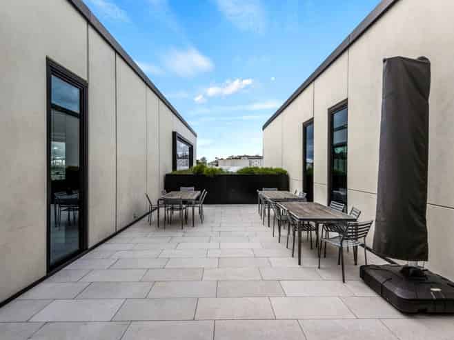5 GREEN STAR SUBLEASE OPPORTUNITY
