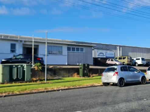 Workshop or Warehouse on Katere Road.
