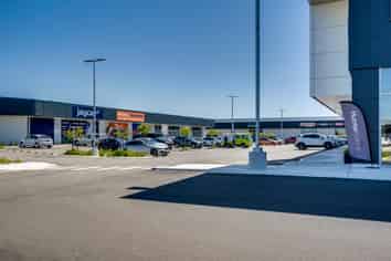 New Trade Retail Units at The Crossing