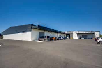 New Trade Retail Units at The Crossing