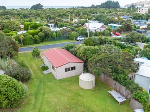 6 Muri Street, Aramoana