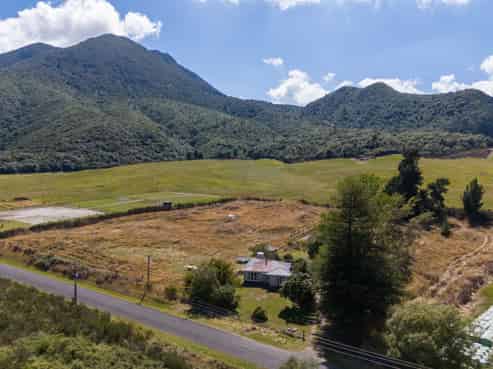 24 Mountain Road, Maunganamu
