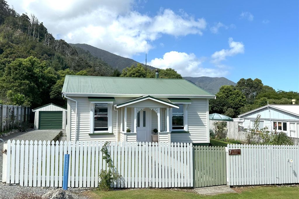 Property value 7 Cargill Road, Barrytown realestate.co.nz