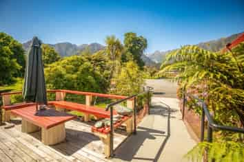 Fox Glacier Homestay B&B with Mt Cook Views