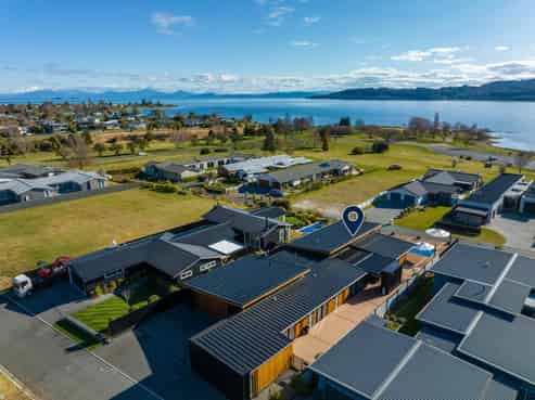 20 Kurapoto Lane, Rainbow Point