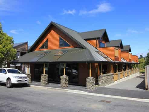 Main Street Frontage! 88sqms