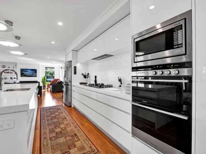 12 Pahakahaka Drive, Oakura