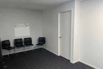 Convenient Multi-use Showroom/Office