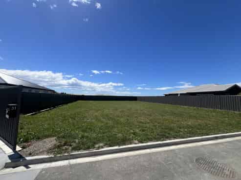 33 Arihi Crescent, Frimley