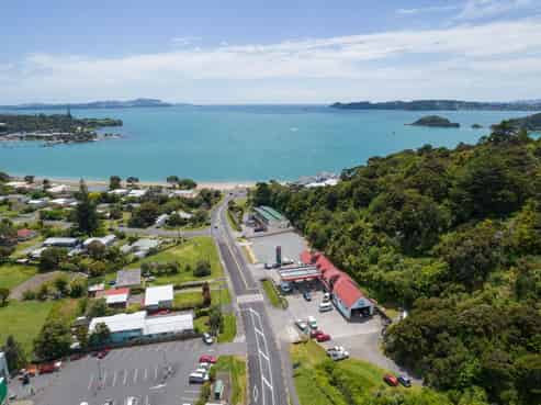 PRIME COMMERCIAL OR RESIDENTIAL LAND OPPORTUNITY
