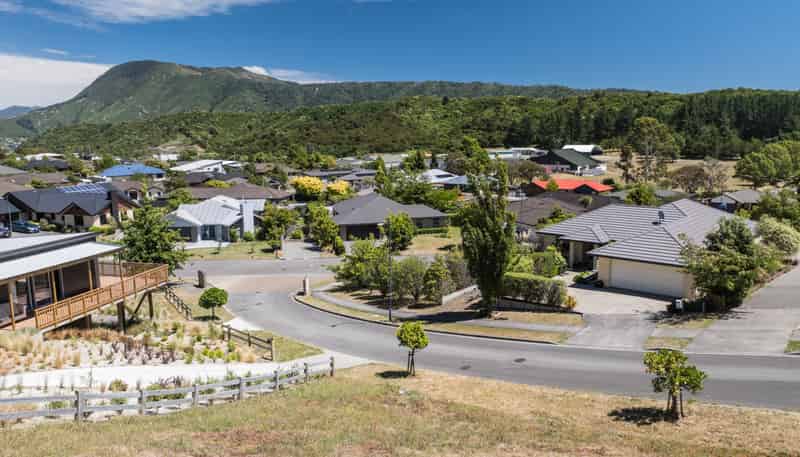 4 Bell Bird Rise, Picton
