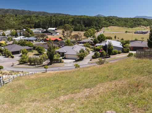 4 Bell Bird Rise, Picton