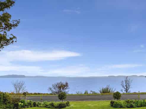 30 Rawhira Road, Lake Taupo (East)