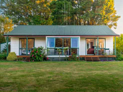 27 Lee Road, Burbush