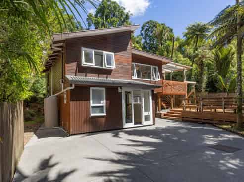 55 Bush Road, Waiatarua