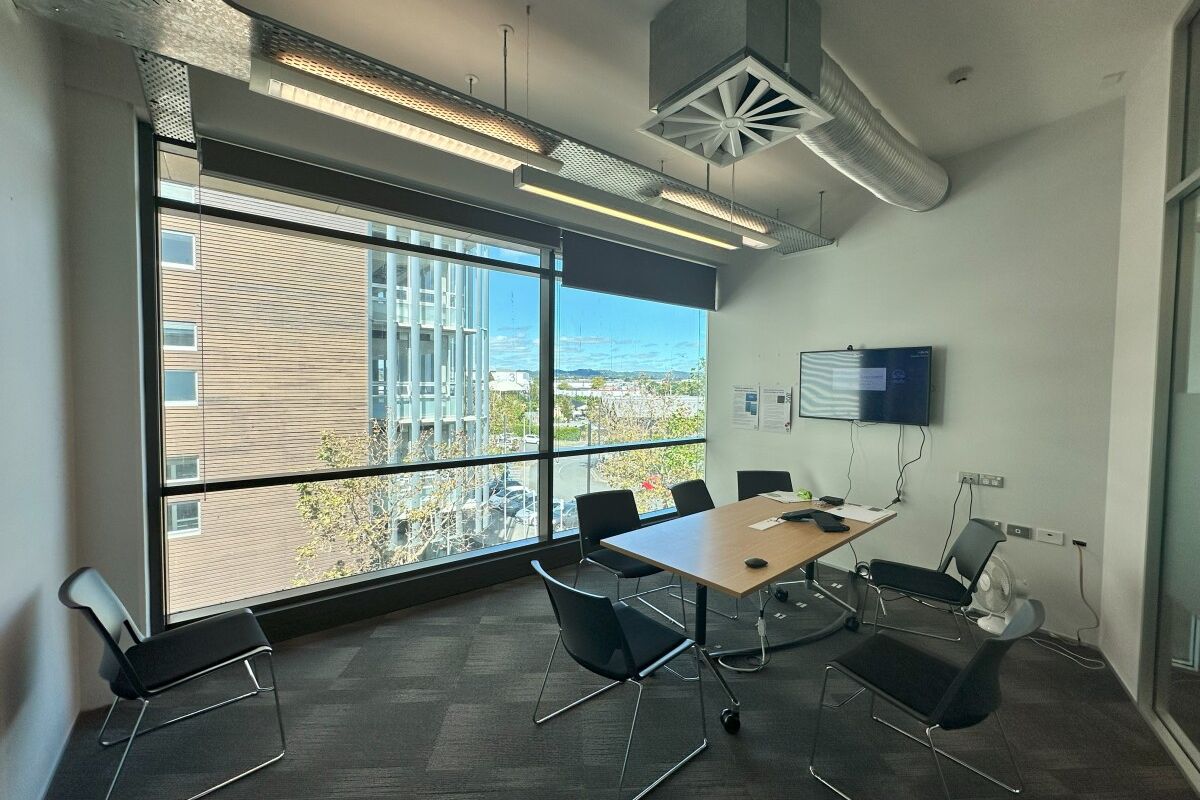 High Quality Office in the Heart of Henderson - Vista 5