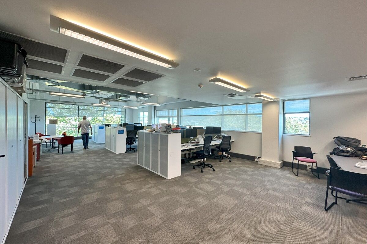 High Quality Office in the Heart of Henderson - Vista 3