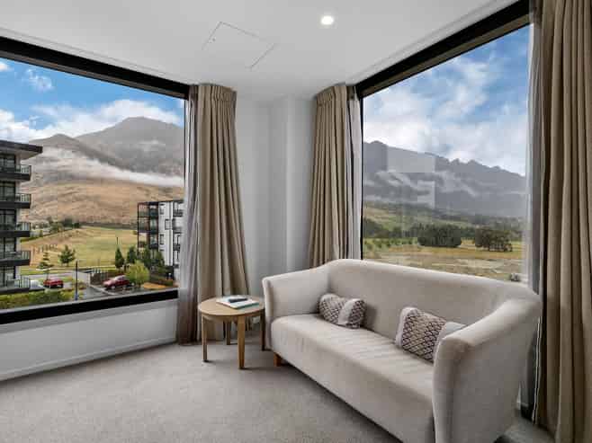 209 (Door 214), 32 Red Oaks Drive, Frankton