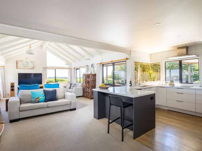 223 King Road, Inglewood