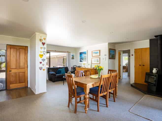 223 King Road, Inglewood