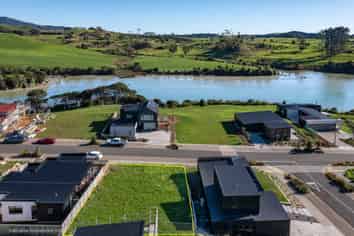 67 Omahina Street, Raglan