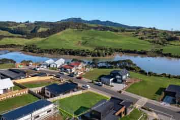 67 Omahina Street, Raglan