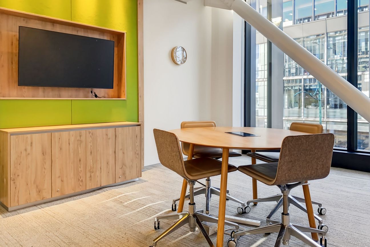 Office space for 3 persons in Regus Awly Building - Повеќе