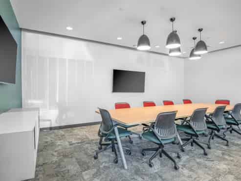 Move into ready-to-use open plan office for 10 