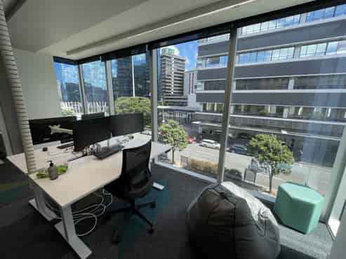 Modern fit-out in the northern CBD (281sqm)