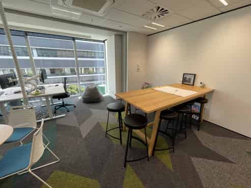 Modern fit-out in the northern CBD (281sqm)
