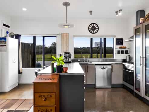 1544 South Road, Manutahi