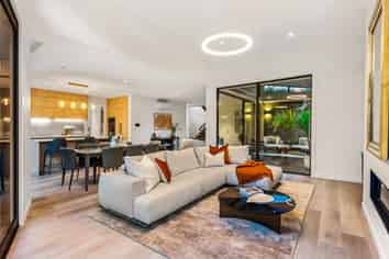 2/8 Westwood Terrace, Saint Marys Bay