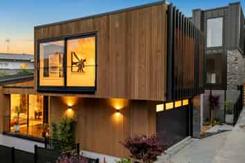2/8 Westwood Terrace, Saint Marys Bay
