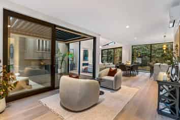 2/8 Westwood Terrace, Saint Marys Bay