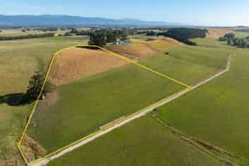 Lot 1 Charles Robert Drive, Kahutara