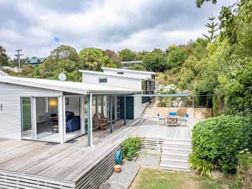 52 Takamatua Valley Road, Takamatua