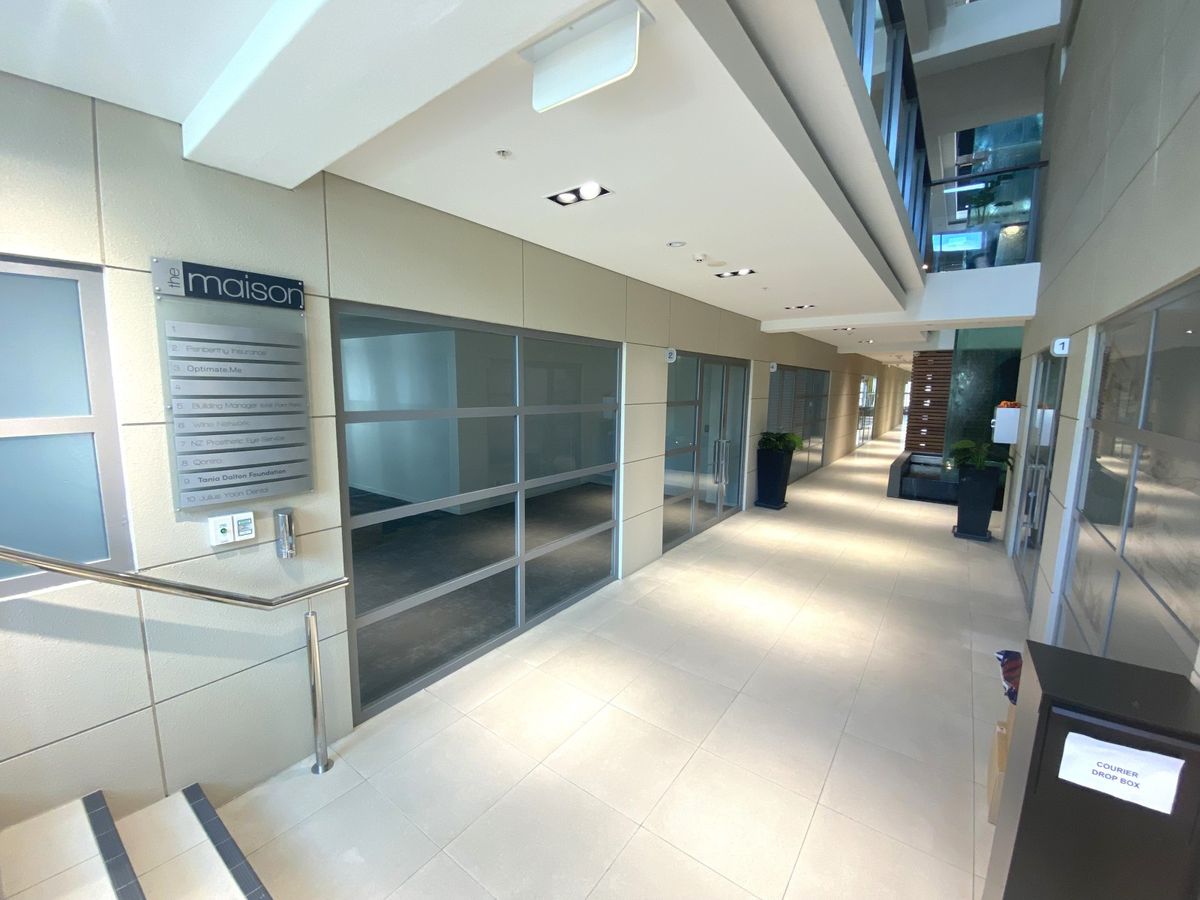 Modern, well presented Takapuna office - Vaade 4
